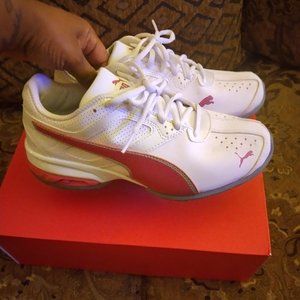 Puma women's smeakers